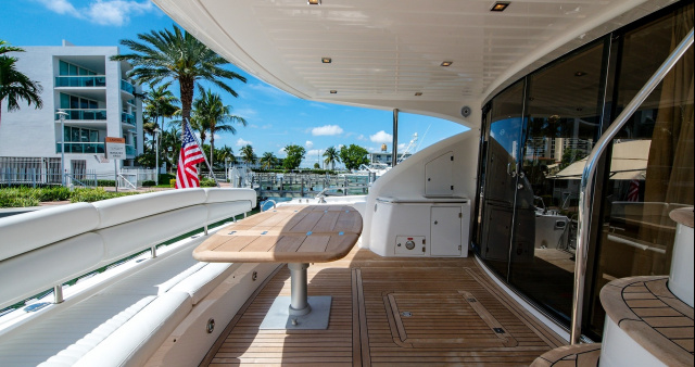 75 Sunseeker Manhattan Flybridge