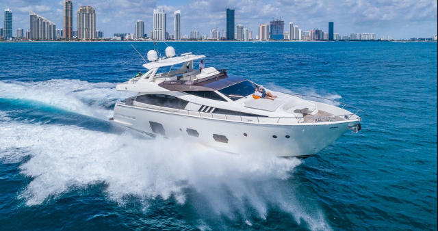 80 Ferretti Flybridge