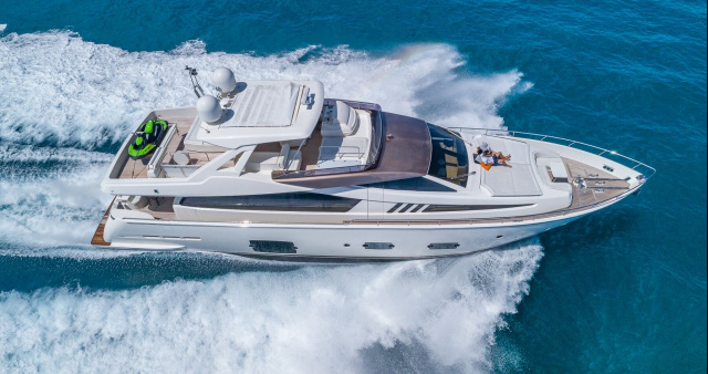 80 Ferretti Flybridge