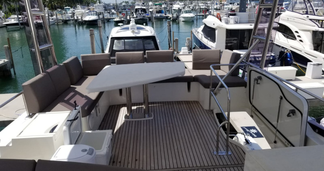 56 Prestige Flybridge